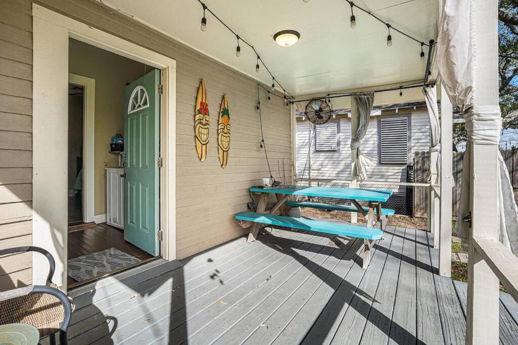 Beachy Bungalow! 2Bd, King Bed กาลเวสตัน ภายนอก รูปภาพ
