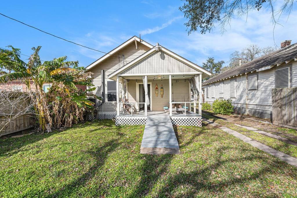 Beachy Bungalow! 2Bd, King Bed กาลเวสตัน ภายนอก รูปภาพ